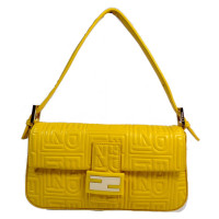 Fendi Baguette Bag Micro aus Leder in Gelb
