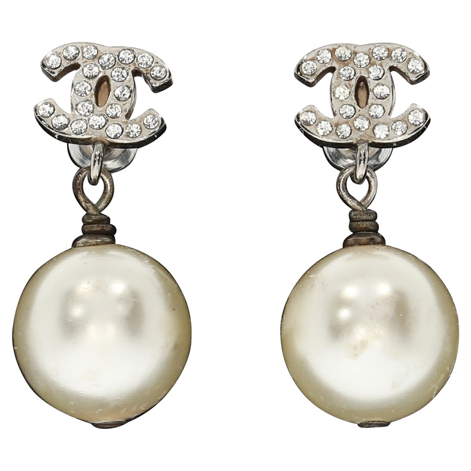 Chanel Ohrringe mit Perlen