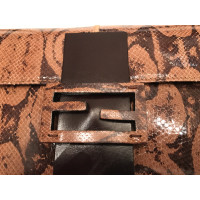 Fendi Baguette Bag Micro in Pelle in Marrone