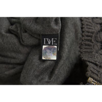Diane Von Furstenberg Robe grise au crochet