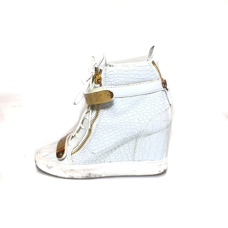 Giuseppe Zanotti deleted product