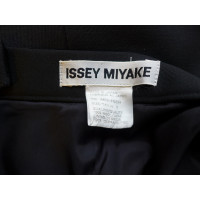 Issey Miyake Gonna nera