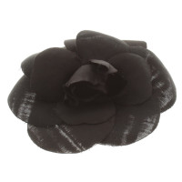 Chanel Camellia broche in zwart