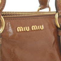 Miu Miu Handtasche aus Leder in Braun