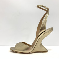 Salvatore Ferragamo Goldene Sandalette