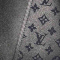 Louis Vuitton Tote W Leather in Black