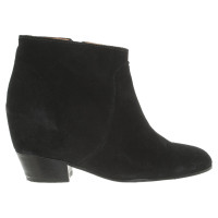 Closed Suede ankle boots
