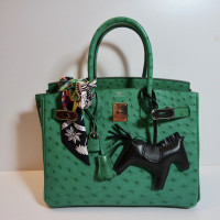 Hermès Birkin Bag 30 aus Leder in Grün