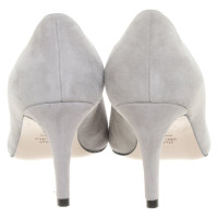 Stuart Weitzman Pumps/Peeptoes aus Wildleder in Grau