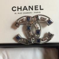 Chanel spilla