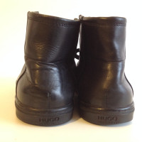 Hugo Boss Schnürschuhe aus Leder in Schwarz