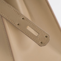Hermès Kelly Bag 32 Leather in Beige