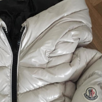 Moncler Jas / jas in crème