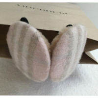 Burberry Cashmere earmuff in pink / pink