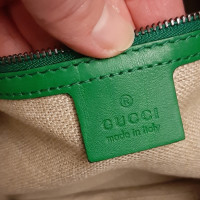 Gucci Schultertasche aus grünem Leder