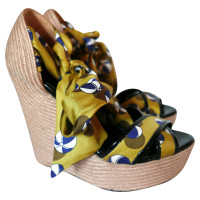 Gucci Wedges Silk in Gold