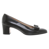 Salvatore Ferragamo pumps in nero