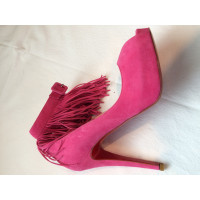 Christian Louboutin Pumps/Peeptoes aus Wildleder in Fuchsia