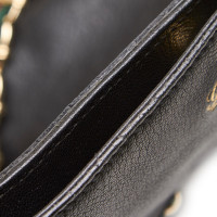 Gucci Schultertasche aus Leder in Schwarz