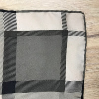 Burberry Schal/Tuch aus Seide in Grau