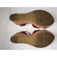 Jimmy Choo Sandalen aus Lackleder in Bordeaux