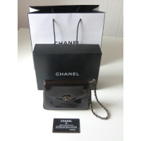 Chanel Handtasche aus Lackleder in Braun