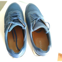 Fendi Sneakers aus Leder in Blau