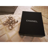 Chanel Broche in Wit