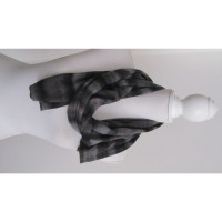 Yves Saint Laurent Scarf/Shawl Wool in Grey