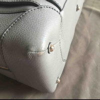 Lancel Handtasche aus Leder in Grau