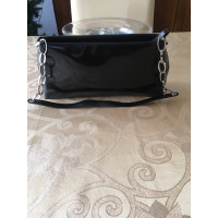 Coccinelle Handtasche aus Lackleder in Schwarz