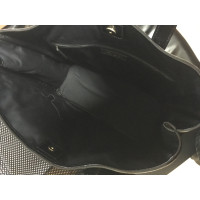 Yves Saint Laurent Tote bag in Pelle verniciata in Nero