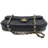 Chanel East West Chain Flap Bag aus Leder