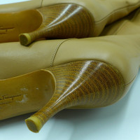 Salvatore Ferragamo Stiefel aus Leder in Braun