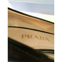 Prada Pumps/Peeptoes Patent leather in Black
