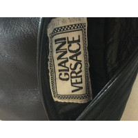 Gianni Versace Shorts aus Leder in Schwarz