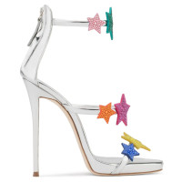 Giuseppe Zanotti Sandals Patent leather in Silvery