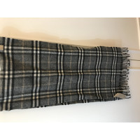 Burberry Scarf/Shawl Wool in Grey