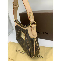 Louis Vuitton Thames Leather in Brown