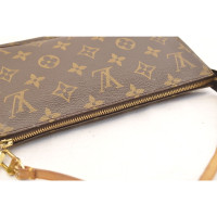 Louis Vuitton Clutch Canvas