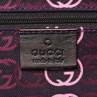 Gucci Umhängetasche aus Leder in Schwarz