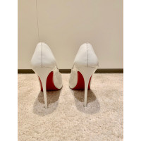 Christian Louboutin Very Prive aus Lackleder in Weiß