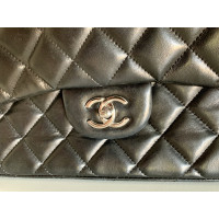 Chanel Sac à bandoulière en Cuir en Noir