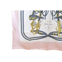 Hermès Echarpe/Foulard en Soie en Rose/pink