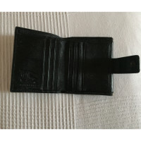 Burberry Täschchen/Portemonnaie aus Leder in Schwarz