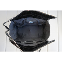 Burberry Handtasche aus Lackleder in Schwarz