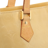 Louis Vuitton Handbag in Gold