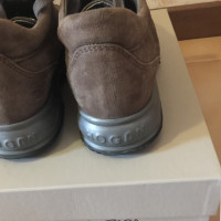Hogan Sneakers aus Wildleder in Braun