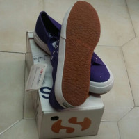Superga Sneakers aus Canvas in Violett