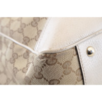Gucci Handtasche aus Canvas in Weiß